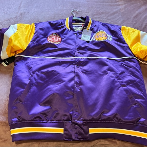 Iconic Purple and Gold Lakers Jacket - Heavyweight Satin - NWT - Size 2XL - Picture 13 of 14